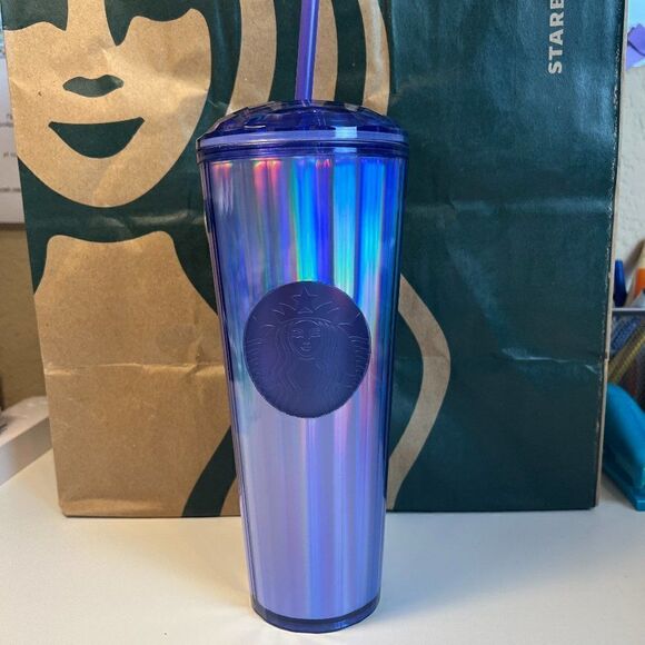 Starbucks 2022 Iridescent Venti Tumbler Holiday 24 oz/710 ml NWT - Picture 1 of 3